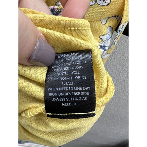 NWTs Trixxi Short Sleeve Yellow and Blue Floral Faux Wrap Romper Size XS - Picture 10 of 16